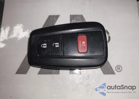 2021 Toyota Prius Le z USA, uszkodzony, nr VIN JTDKAMFU4M3147028